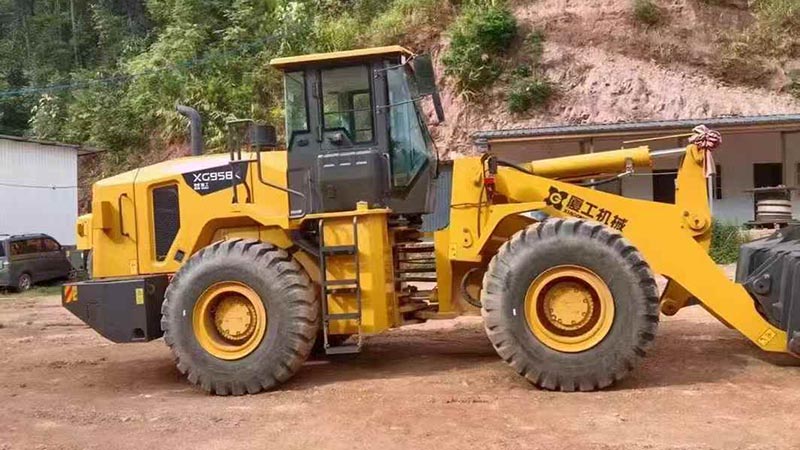 贵州出售全新夏工装载机，全新机器，设备只用10个小时